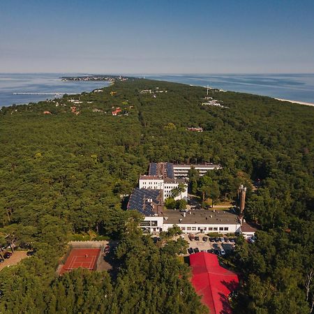 Hotel Osrodek Delfin Rewita à Jurata Extérieur photo