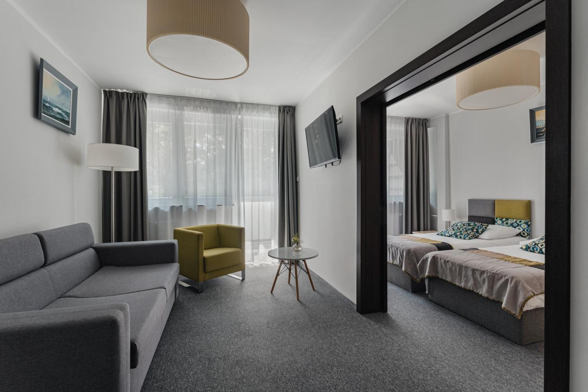 Hotel Osrodek Delfin Rewita à Jurata Extérieur photo